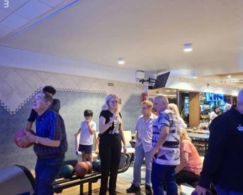 36052 6 “ Vamos al BOWLING el Viernes?,....tengo ganas de jugar....