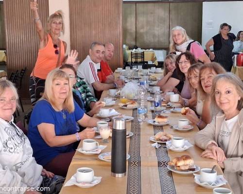 Desayunando rico para después emprender la caminata al dique :Encuentro Grupal Semana Santa .....Villa Giardino , allá vamosss