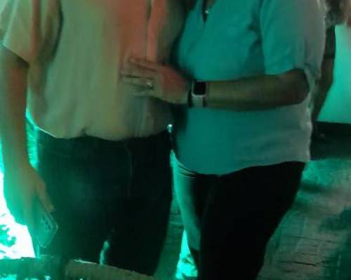 36086 1 COMBO FESTEJO: picada, pizza, show, baile y tortas con la mejor compañía.