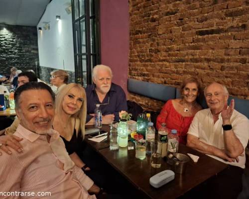 36086 17 COMBO FESTEJO: picada, pizza, show, baile y tortas con la mejor compañía.