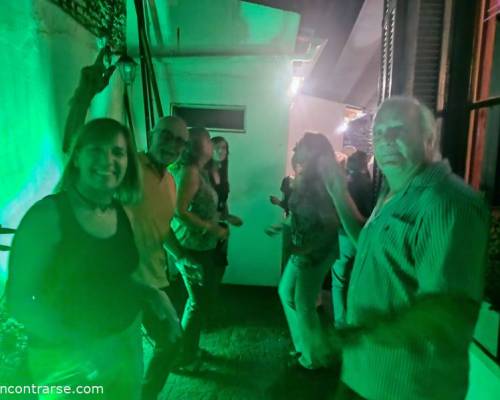 36086 38 COMBO FESTEJO: picada, pizza, show, baile y tortas con la mejor compañía.