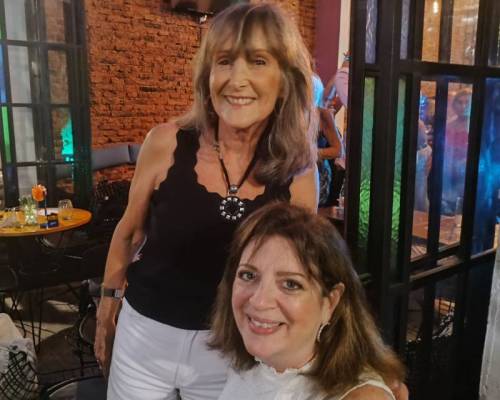 36086 39 COMBO FESTEJO: picada, pizza, show, baile y tortas con la mejor compañía.