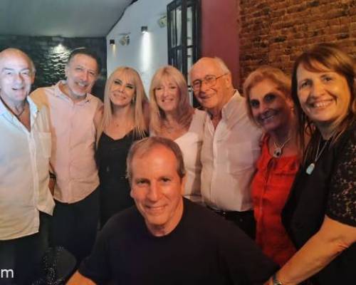 36086 42 COMBO FESTEJO: picada, pizza, show, baile y tortas con la mejor compañía.