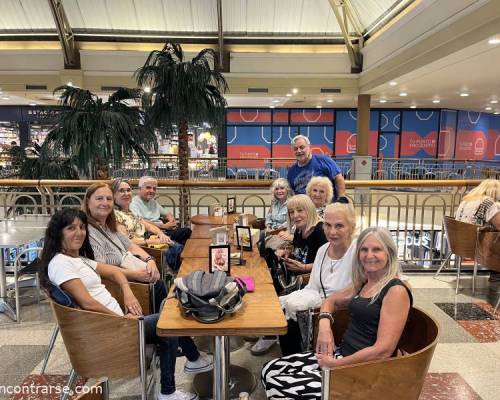 36102 6 JUGANDO Y MERENDANDO...!!