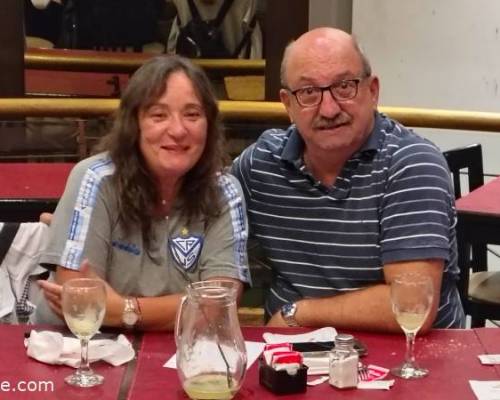 DOS LOQUITOS INCREÍBLEMENTE LINDOS :Encuentro Grupal NOS VEMOS? Caminamos y seguimos festejando la vida