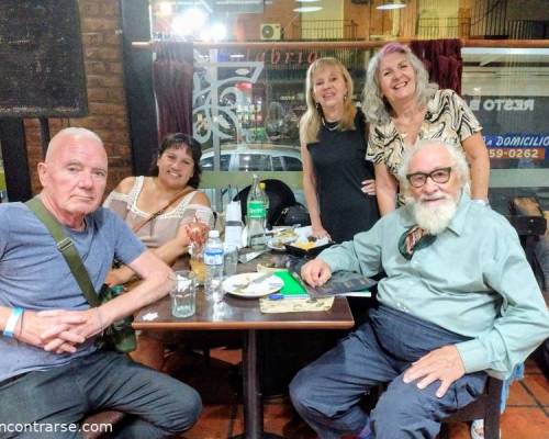 36122 1 Veni a cantar, charlar y divertirte