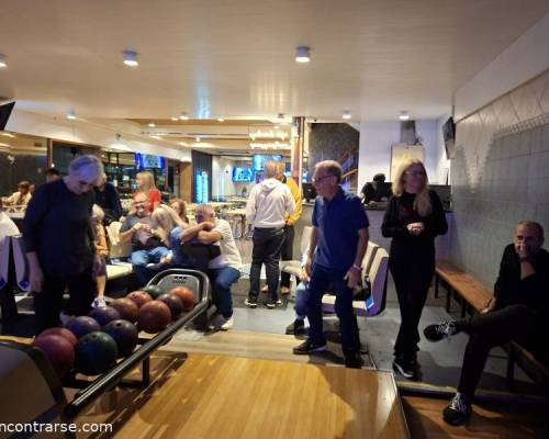 36199 10 “ Vamos al BOWLING el Viernes?,....tengo ganas de jugar....