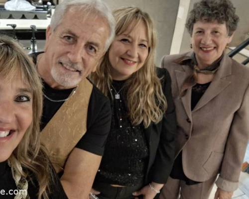 36207 8 NOCHE DE MUSICA EN VIVO