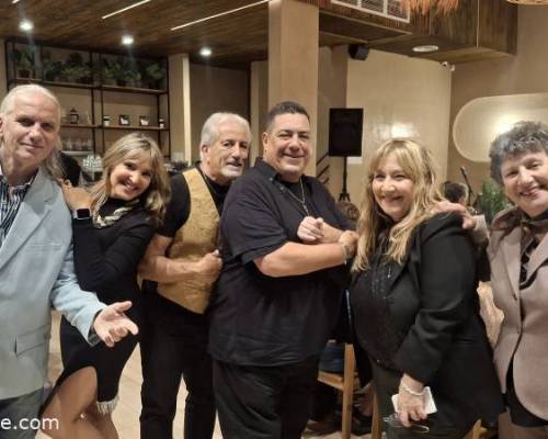 36207 9 NOCHE DE MUSICA EN VIVO