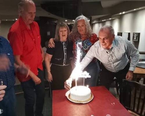 36227 13 NOS VEMOS? Caminamos y Festejamos los cumpleaños de Claudia, Silvia, Enrique, Marcelo y Luis.