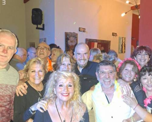 Grupazo :Encuentro Grupal DOMINGO CON RITMO Y ALEGRIA, Juntada de amigos, charlas y risas......