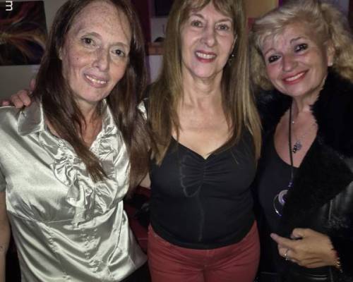 Un placer estar con ustedes chicas!! 😊🥰 Muchas gracias Clau por tan linda foto!! 🫠😘 :Encuentro Grupal DOMINGO CON RITMO Y ALEGRIA, Juntada de amigos, charlas y risas......