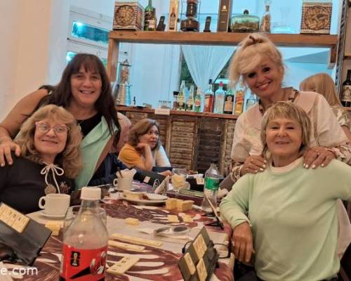 Hermosas todas las fotos.. Bienvenida @MARIABLANC desde Ezeiza ida y vuelta.. Una genia :Encuentro Grupal BURAKO Y MERIENDA : principiantes y jugadores  en 
VILLA DEL PARQUE
    
           