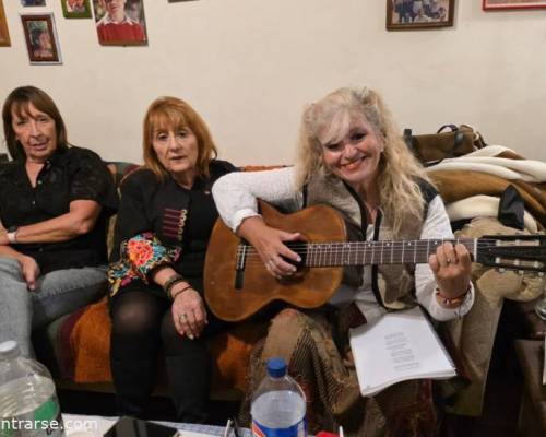 36382 8 GUISO DE LENTEJAS Y GUITARREADA EN LO DE MAJO!!!