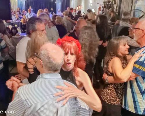 36420 65 GRAN FIESTA DIA DEL AMIGO, POR ADELANTADO, DONDE LOS AMIGOS SE ENCUENTRAN Y LA MAGIA SUCEDE