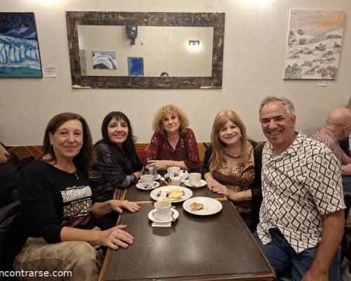 Bienvenidas  :Encuentro Grupal TARDE DE DOMINGO,  AMIGOS, Y BUENA ENERGIA...... el plan perfecto