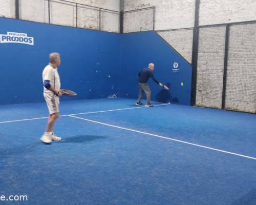 36652 4 ** JUGAMOS AL PADDLE **