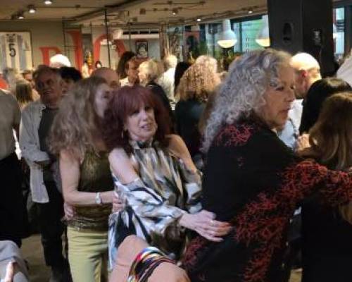 Lili siempre disfrutando :Encuentro Grupal TARDES QUE LE HACEN BIEN AL ALMA, en el BODEGON PARQUE