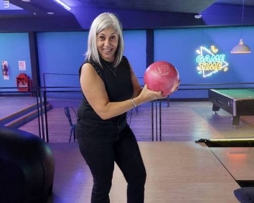 36773 28 BOWLING, POOL y MERIENDA.