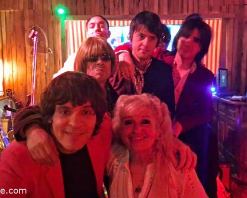 36793 5 Cenamos y bailamos escuchando cover de los Rolling Stones!! esta vez en ZONA NORTE.