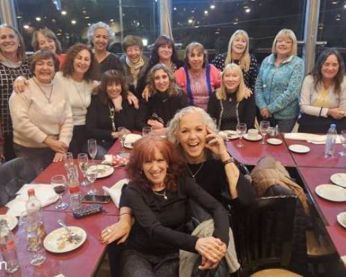 36854 4 NOS VEMOS? Caminamos y festejamos los  cumpleaños de Aída, Adriana, Mery,  Perla y Estela