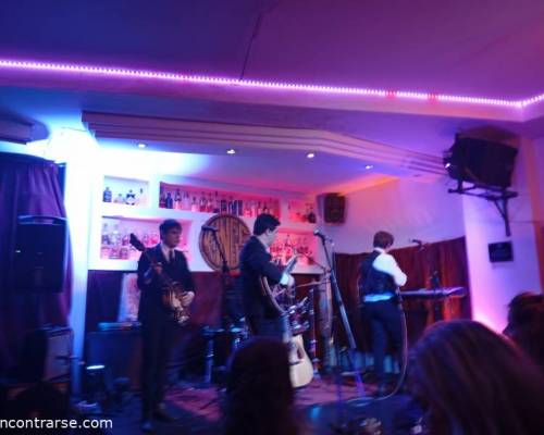 36864 14 FESTEJAMOS EL DÍA DEL AMIGO ESCUCHANDO UNA TREMENDA BANDA!!!