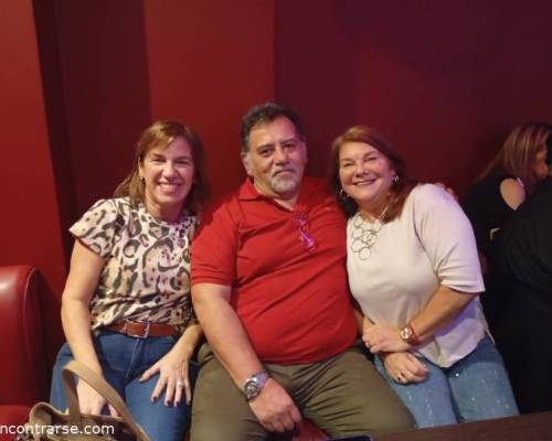 36864 6 FESTEJAMOS EL DÍA DEL AMIGO ESCUCHANDO UNA TREMENDA BANDA!!!