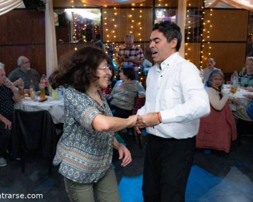 37049 44 FERIADITO CON ALMUERZO , KARAOKE Y BAILE EN FLORESTA !