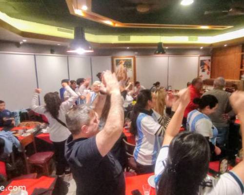 37053 12 MERENDAMOS JUNTOS VIENDO ARGENTINA-INGLATERRA !!! CAMBIAMOS DE LUGAR !!!