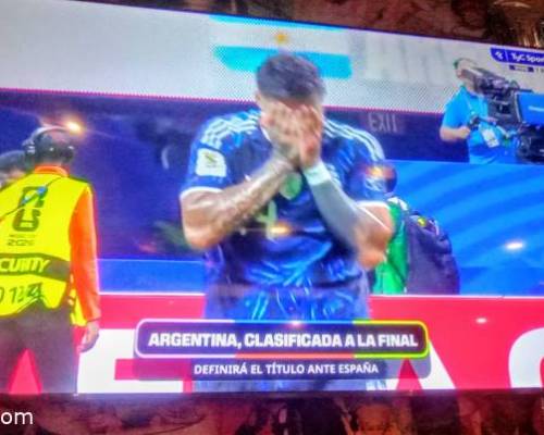 37053 13 MERENDAMOS JUNTOS VIENDO ARGENTINA-INGLATERRA !!! CAMBIAMOS DE LUGAR !!!