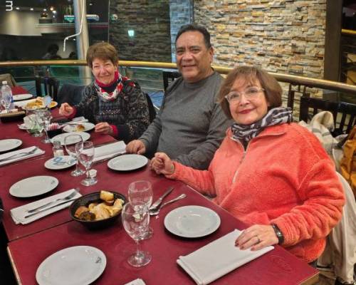 gracias por venir  Laly , Ivan y Perla :Encuentro Grupal NOS VEMOS? Caminamos y seguimos festejando la vida