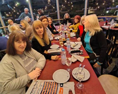 Mesa femenina :Encuentro Grupal NOS VEMOS? Caminamos y seguimos festejando la vida