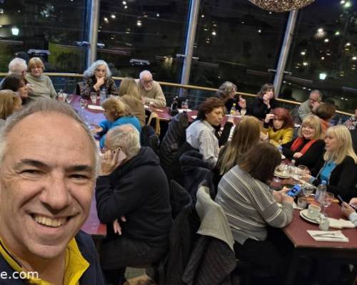 el fotógrafo principal , el creador de esta pagina que nos da a lugar a crear vinculos :Encuentro Grupal NOS VEMOS? Caminamos y seguimos festejando la vida