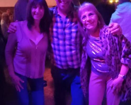 37199 22 SHOW SOLIDARIO TRIBUTO A LOS BEATLES, POP Y ROCK CON BETITA.  BAILE, SORTEOS. ¡NO TE LO PIERDAS!