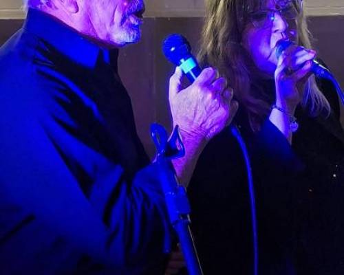 37253 20 NOCHE DE MUSICA EN VIVO