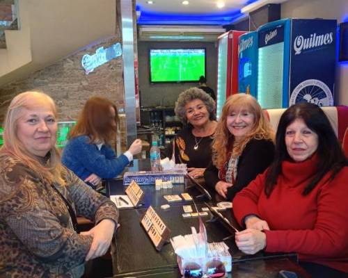 37338 9 RUMMY Y BURAKO EN QUILMES! MERENDAMOS Y CHARLAMOS PARA CONOCERNOS 