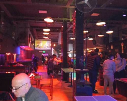 37377 20 Vamos a Playroom bar.