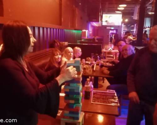 37377 3 Vamos a Playroom bar.