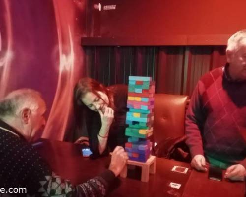 37377 4 Vamos a Playroom bar.