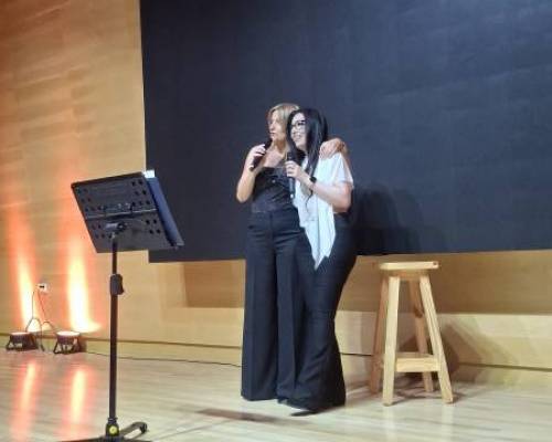 37569 10 Una noche para encontrarnos, cantar y disfrutar....