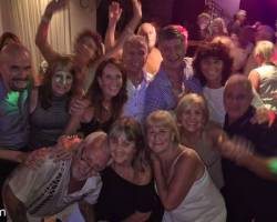 FESTEJAMOS DIA DE LA MUJER, A LO GRANDE NOCHE DE AMIGOS Y CELEBRACION