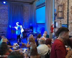 TE INVITO A COMPARTIR AIRE ACONDICIONADO