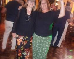 Y SEGUIMOS BAILANDO EN JOE BAR     !  !  !