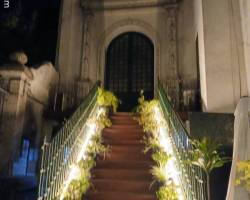 Cena en el patio de una casona de Palermo