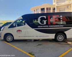  Días felices con amigos frente al mar.