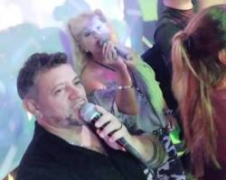 CANTAS EN EL BAÑO? VENITE CASTELAR