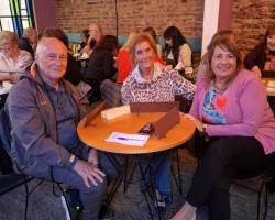 EN OTOÑO NOS JUNTAMOS PARA MERENDAR Y JUGAR