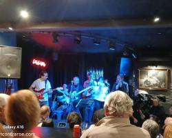 A bailar y cantar con Area 51 !!! Rock, blues ,nacionales y extranjeros.