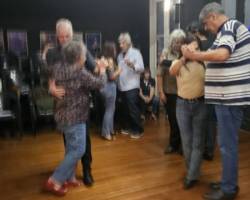 CLASES  Y PRACTICAS DE TANGO....