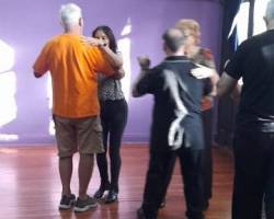 CLASES  Y PRACTICAS DE TANGO....